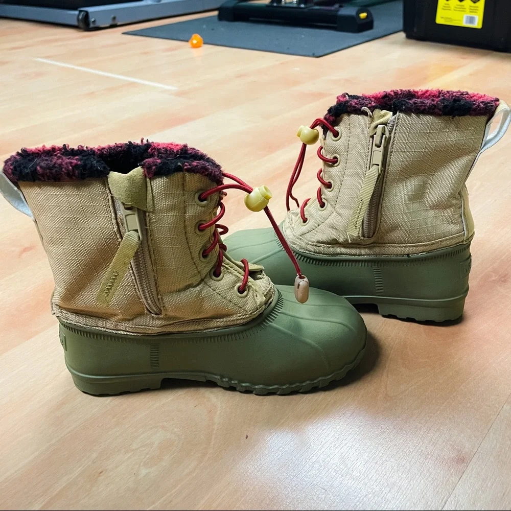 Native Tan & Olive Green Jimmy Rubber Duck Boots Kids Size 12